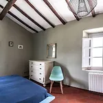 Ampio Completamente Rinnovato Con Vista E Piscina アパート