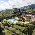 Ampio Completamente Rinnovato Con Vista E Piscina アパート ルッカ