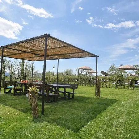 Ampio Completamente Rinnovato Con Vista E Piscina *