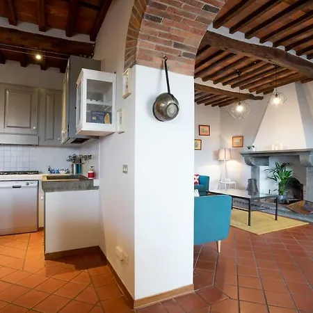 Ampio Completamente Rinnovato Con Vista E Piscina Apartament
