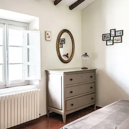Ampio Completamente Rinnovato Con Vista E Piscina